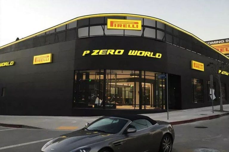 Pirelli Zero World.
