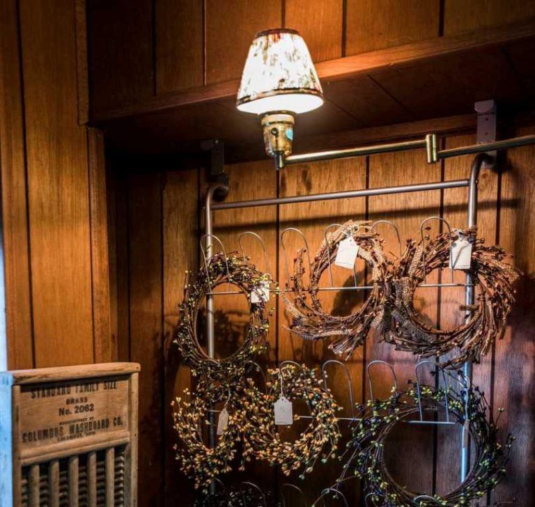 New antique store opens downtown...