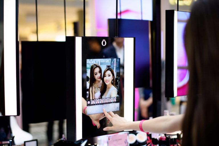 Retailers, mall operators embrace high technology