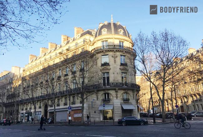 Bodyfriend, Paris