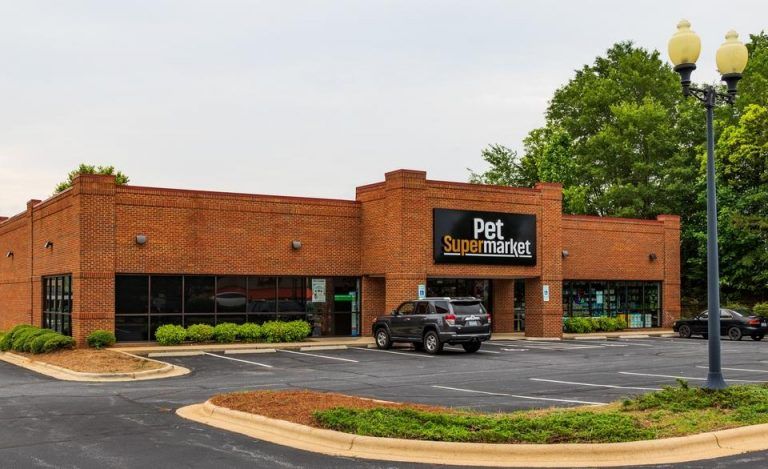 Grand Openings: Pet Supermarket, Merill Lynch, Burke Antiques