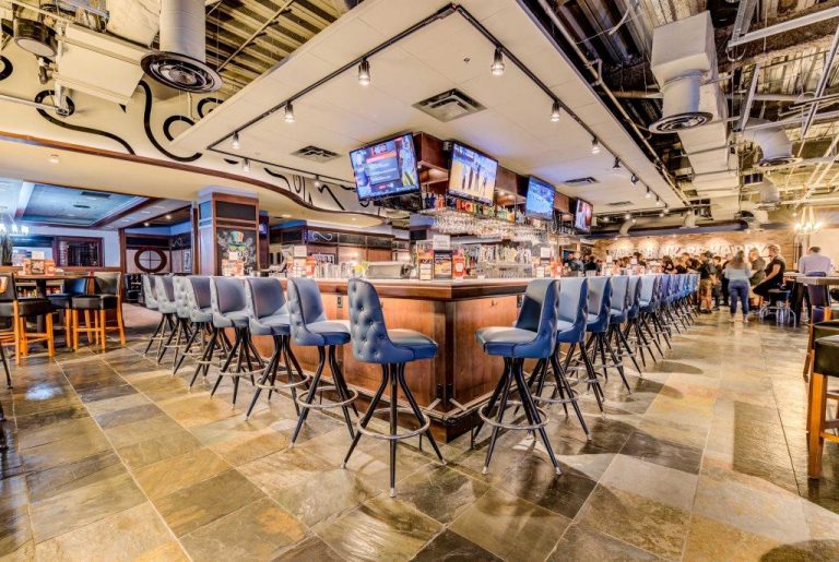 Bar Louie 3