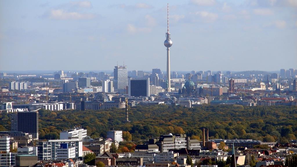 Berlin_Skyline_Fernsehturm