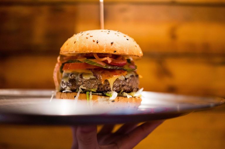 Burger & Lobster