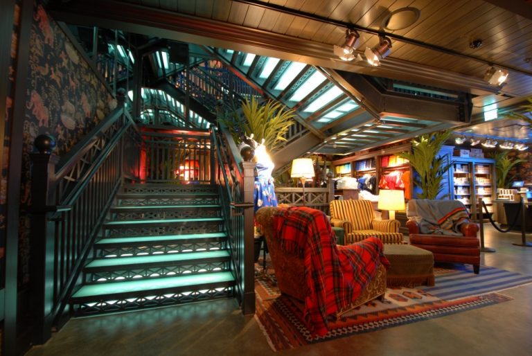 Hollister, Gilly Hicks