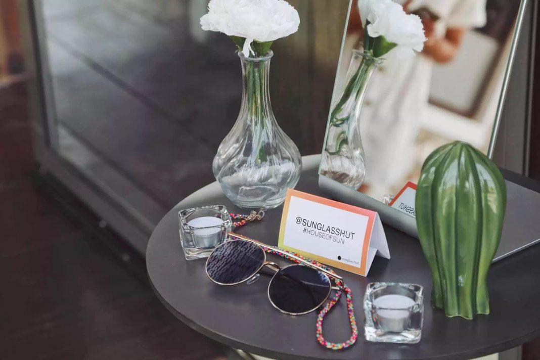 Sunglass Hut