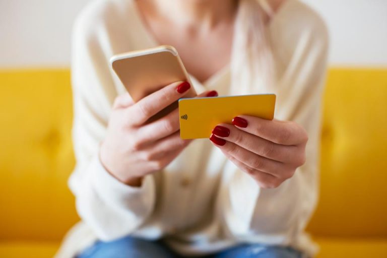 Retail brands are now launching visual search tools for consumers