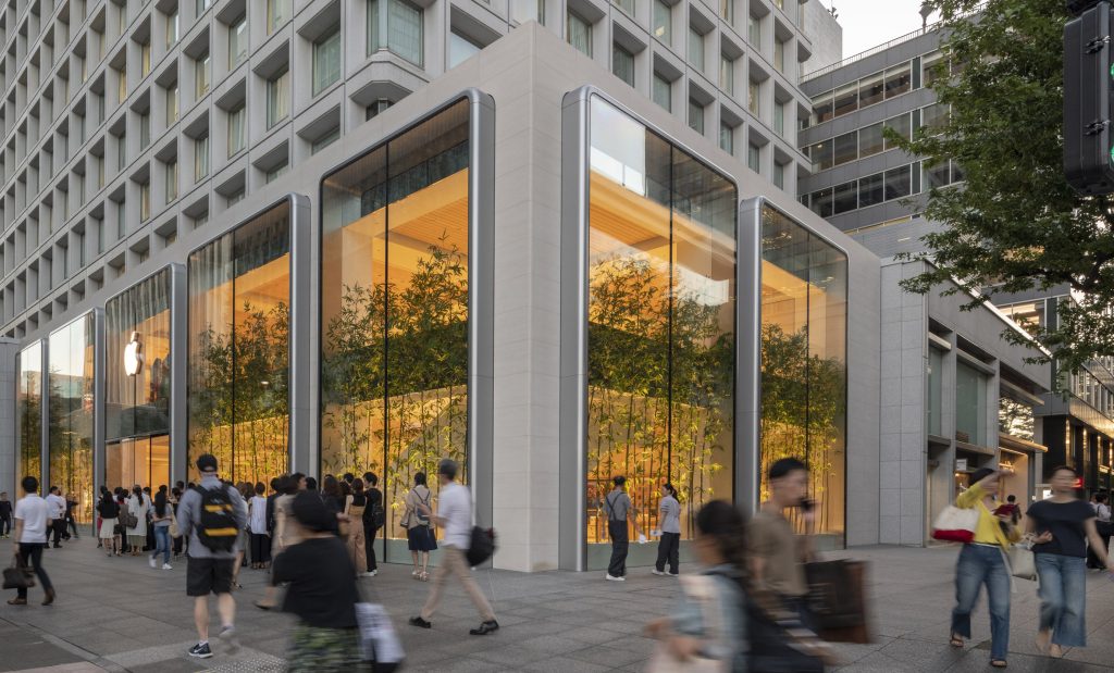 Apple Store Opens In Central Tokyo