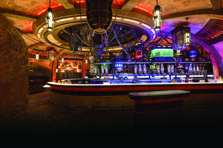 OGA’S CANTINA Disneyland Star Wars: Galaxy’s Edge