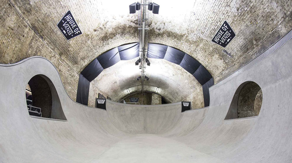 Retailtainment - Capturing the Customer 2 Retailtainment - Capturing the Customer 2