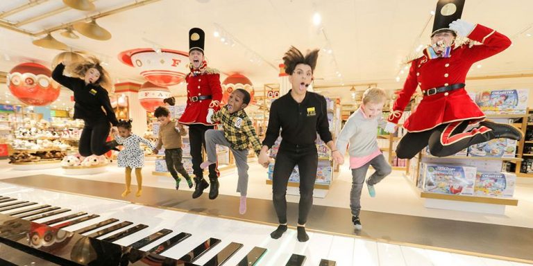 FAO Schwarz picks Selfridges London for first retail presence in Europe