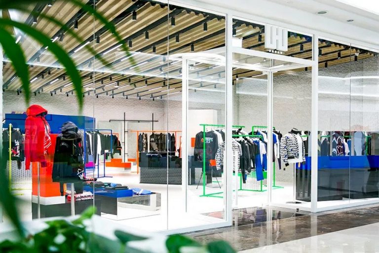 BurJuman Centre has unveiled a brand new fashion walkway