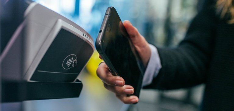 New York City bans cashless stores
