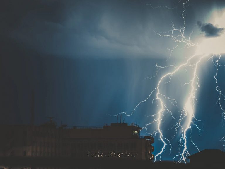 Shoppers shunned by stormy weather, footfall dropped 15%