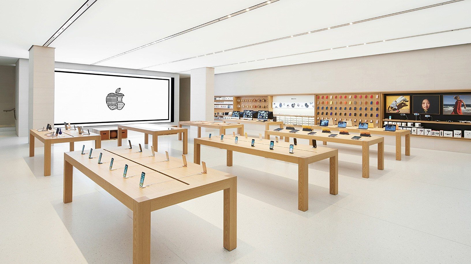 Apple Have Partially Opened Retail Store In Vienna, Austria Retail