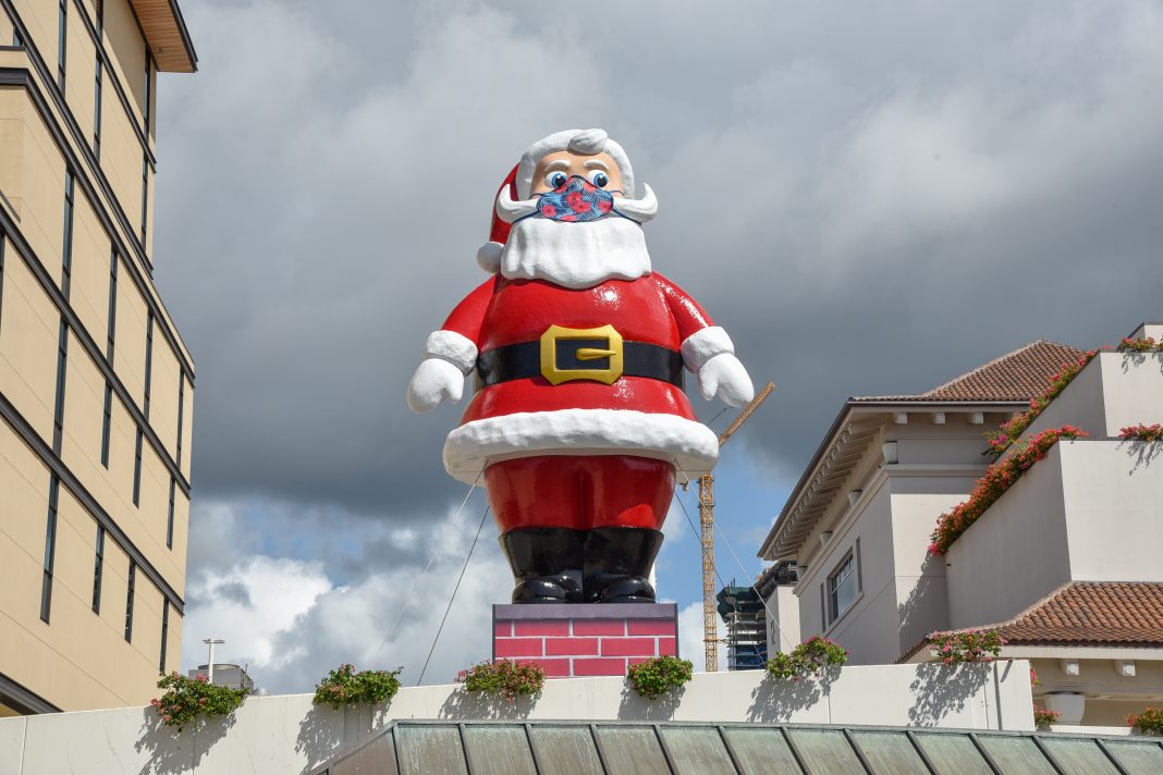 Ala Moana Center Debuts New Big Santa Retail & Leisure International