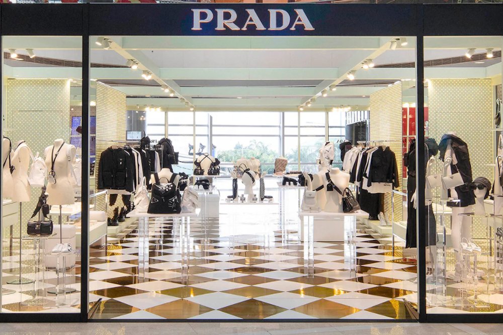 prada retail