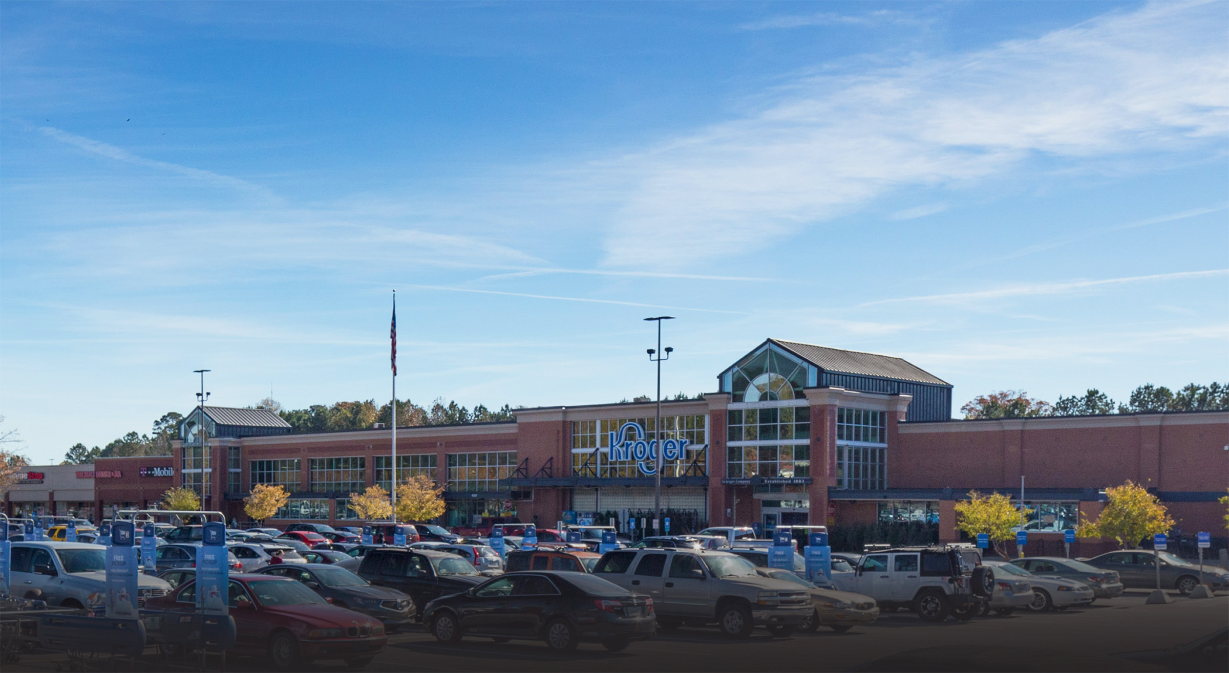 Hanley Investment Group Arranges Sale of GroceryAnchored Shopping