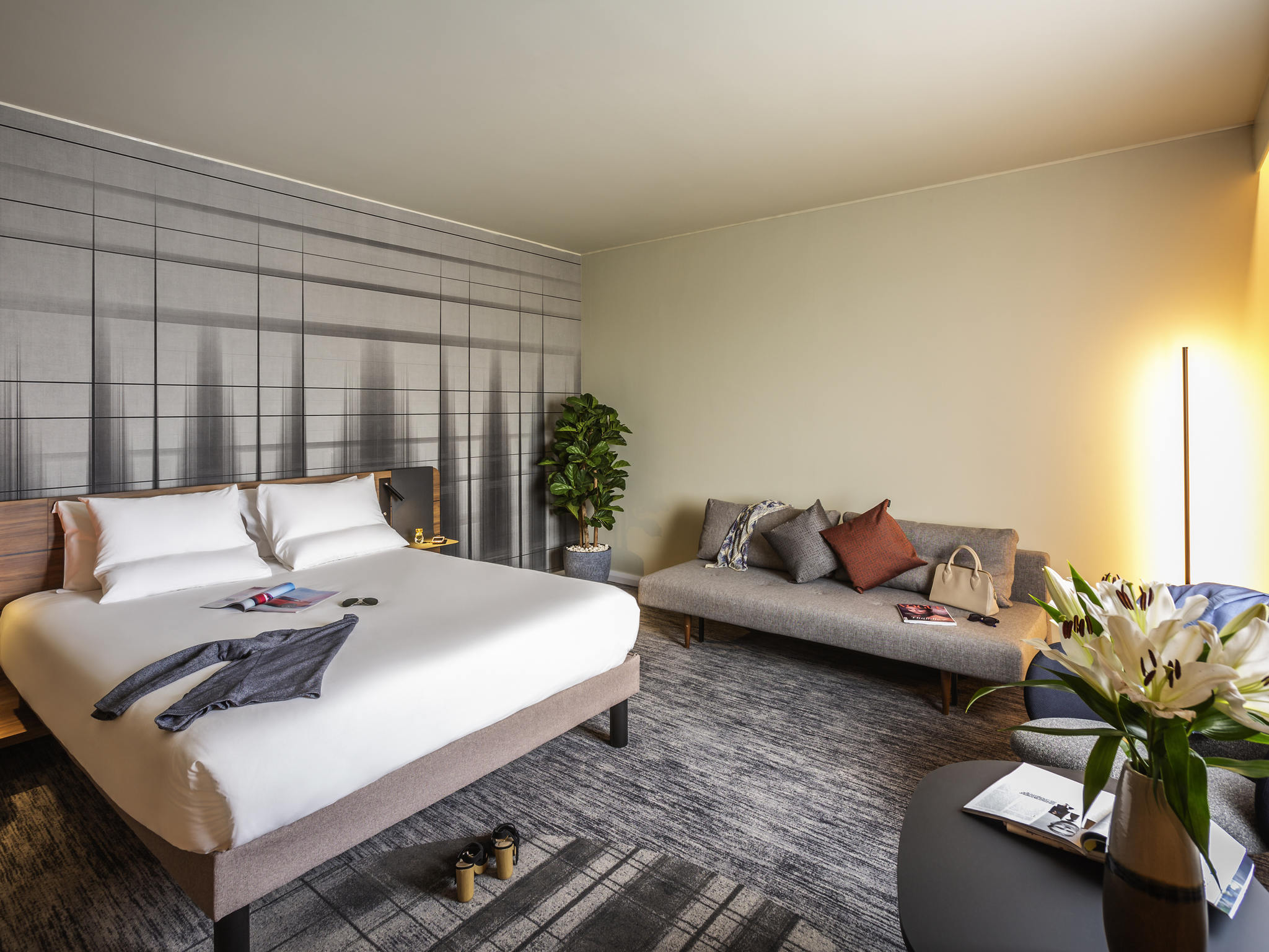 Cambridge Stylish New Hotel Retail & Leisure International