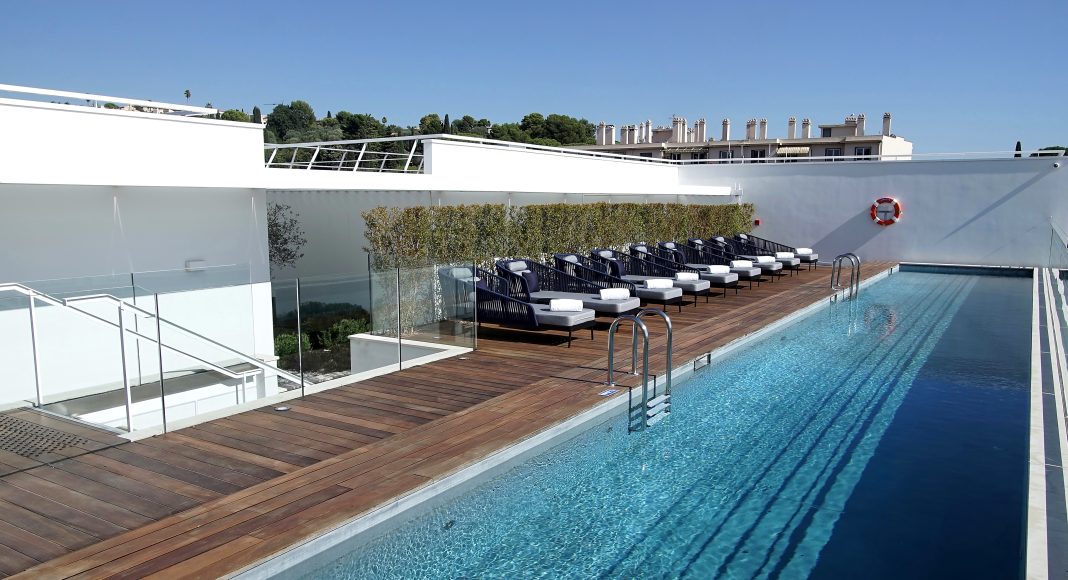 Rooftop-Pool
