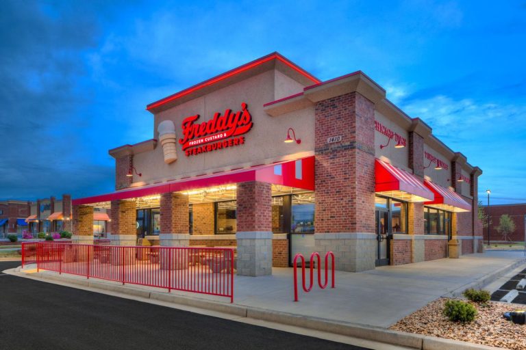 Freddy's makes Canadian debut with Winnipeg store