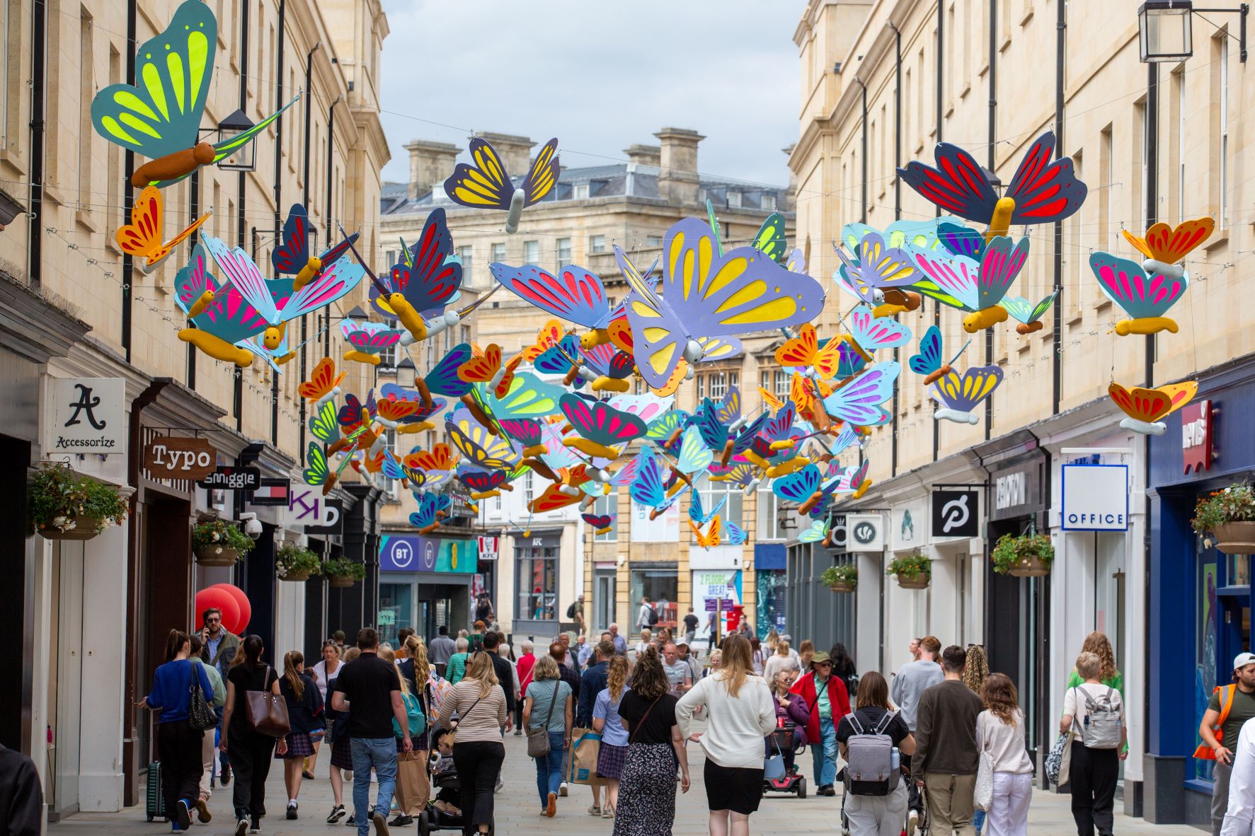 ZARA & Goldsmiths Sign At SouthGate, Bath - Retail & Leisure International