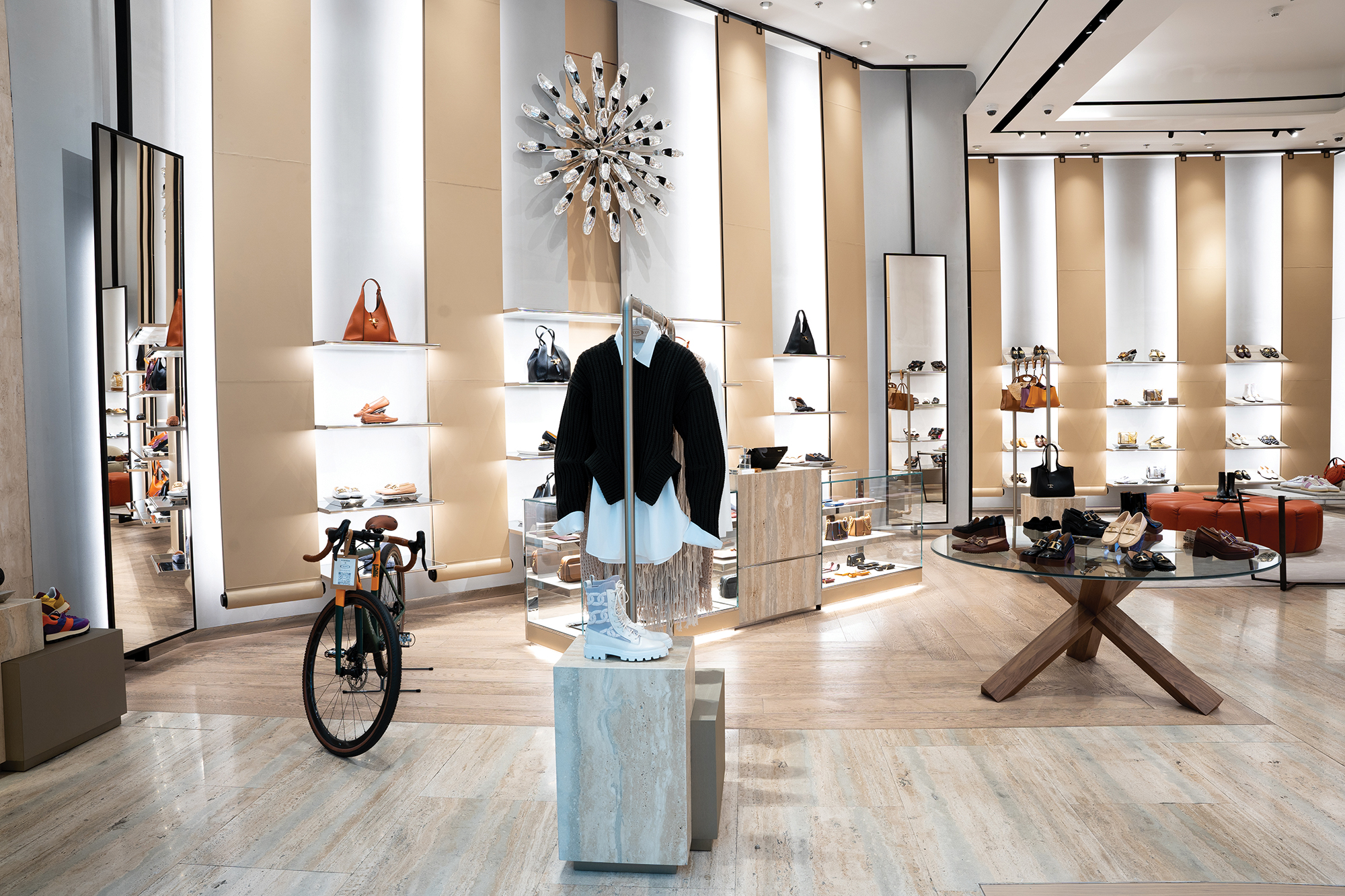 Toheed Store Etoile Group | Retail & Leisure International