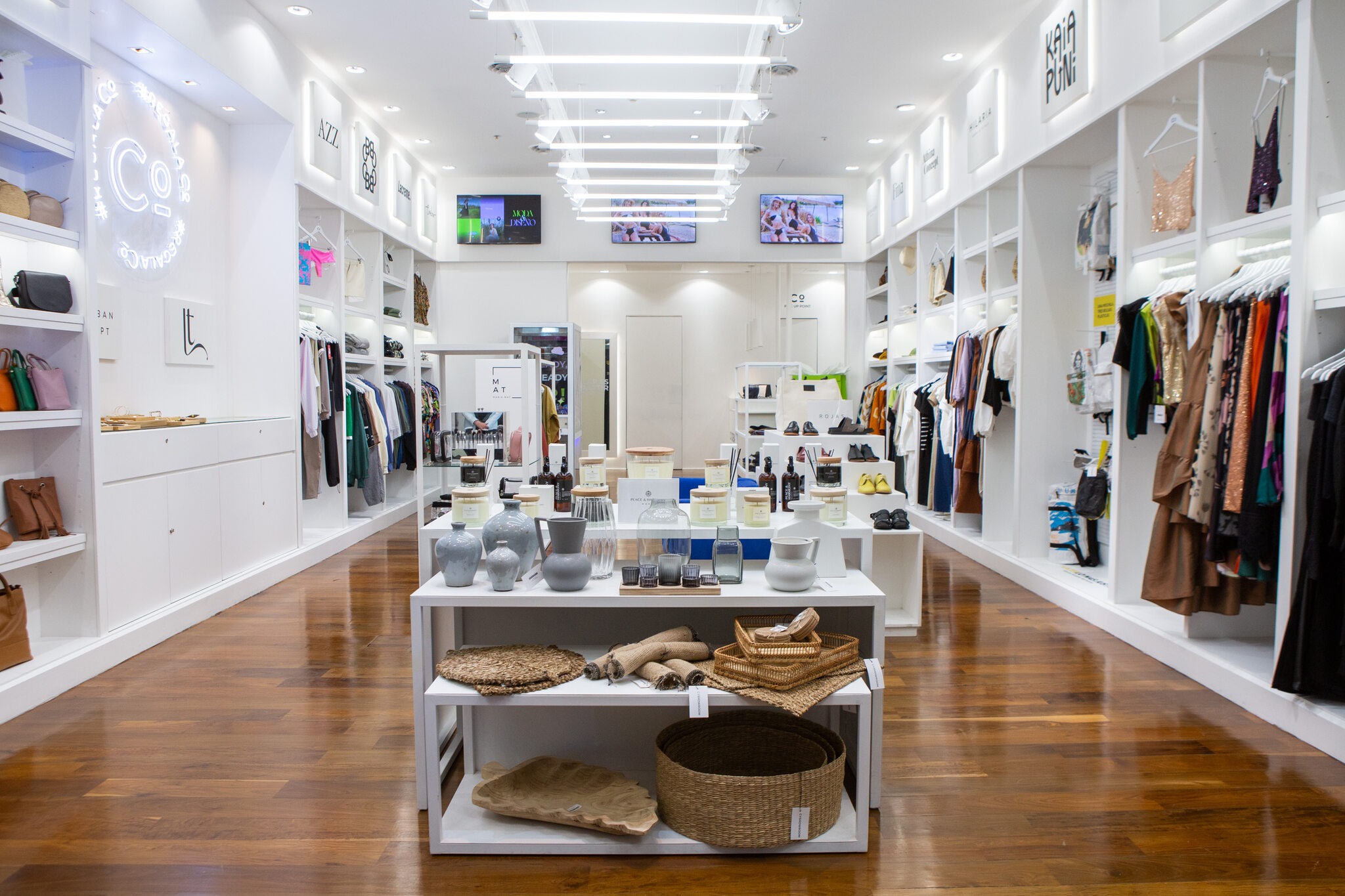 CoShowroom Unveils Store at DOT Baires Shopping Retail & Leisure International