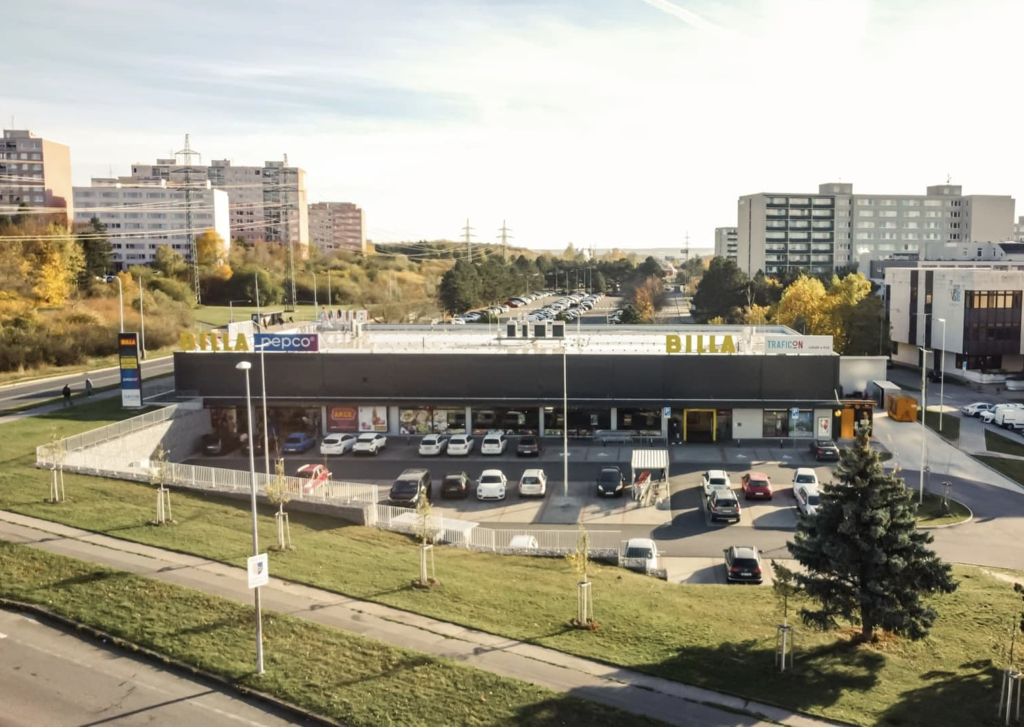 ZDR Investments Group has completed its first acquisition of the year. The company purchased a Billa grocery store with adjoining retail in the Prague district of Kunratice for its qualified investor