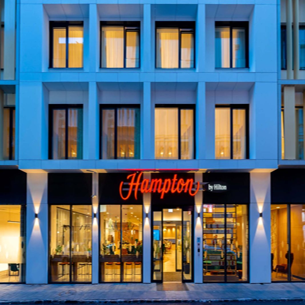 Hampton by Hilton Budapest City Centre The brand-new stylish Hampton by Hilton Budapest City Centre is located less than ten-minutes walk away from local landmarks, including St. Stephen’s Basilica, making it easy to experience the stunning beauty that the city has to offer. Alongside 219 stylish and comfortable guest rooms, the hotel features a fitness centre and a lobby bar, giving visitors the opportunity to unwind after a long day exploring the vibrant city.