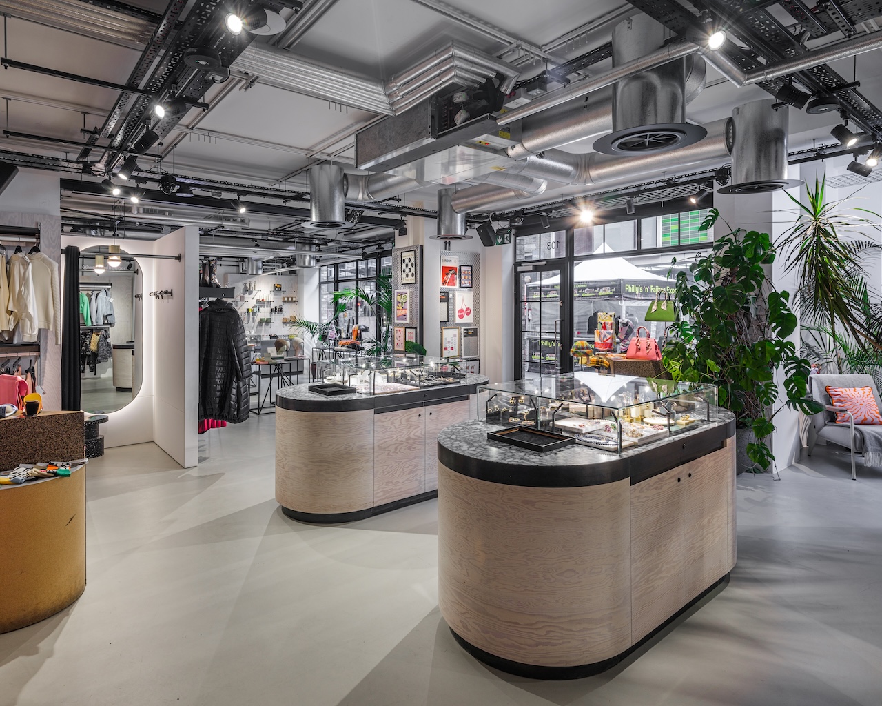 WOLF & BADGER OPENS FLAGSHIP SOHO STORE WITH SHAFTESBURY CAPITAL