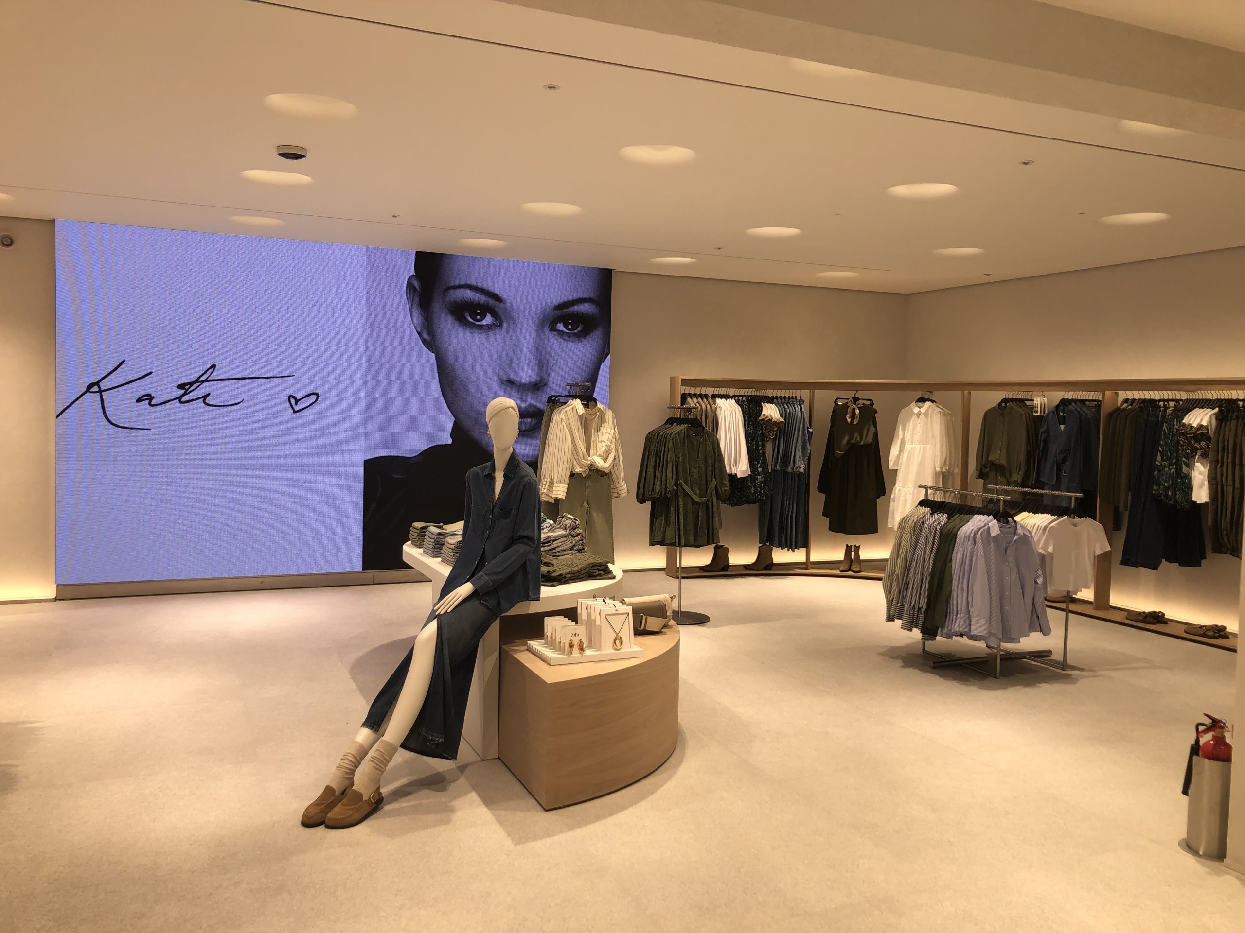 atria Watford_ZARA store 1