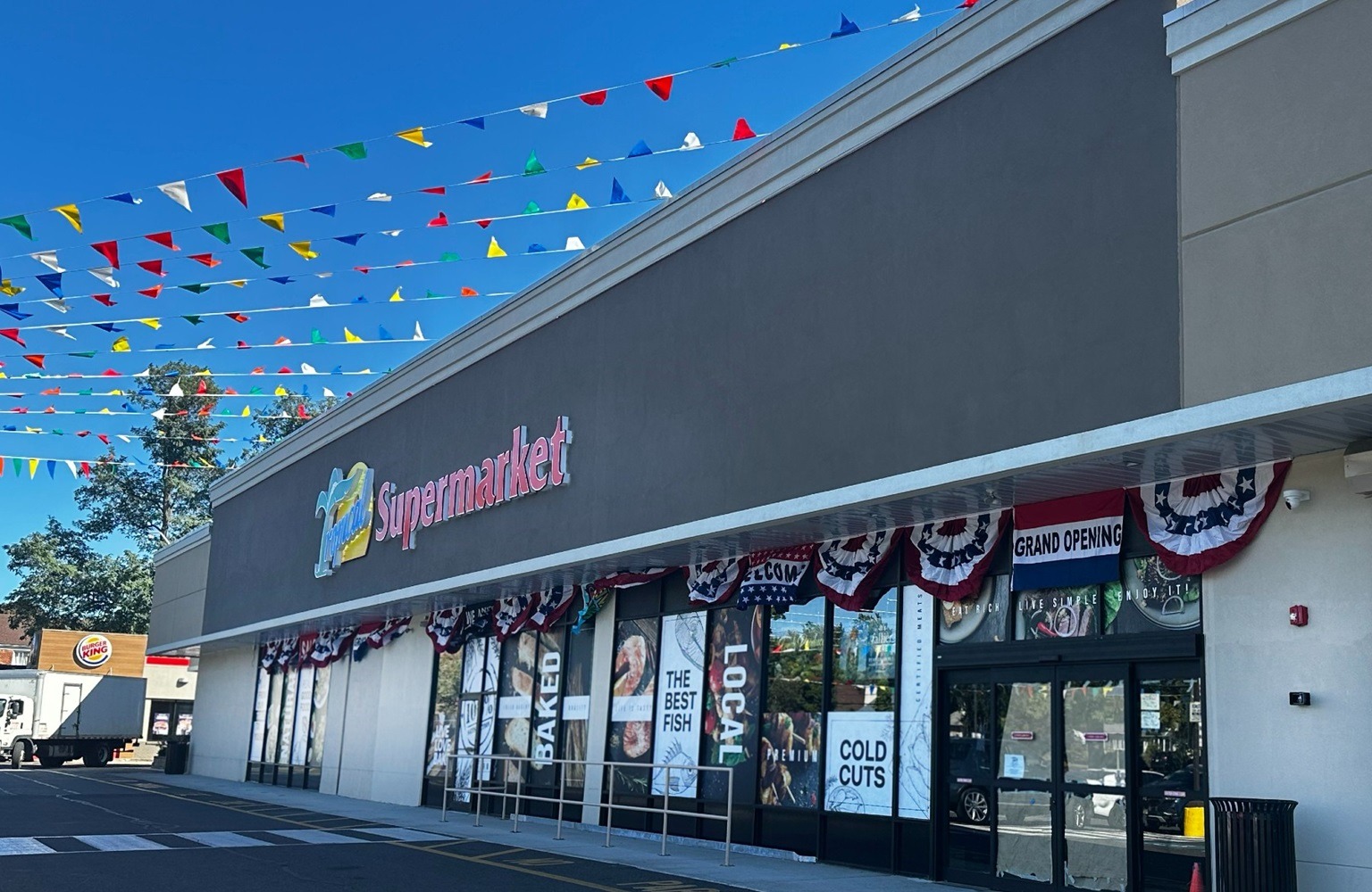 Tropical Supermarket Opens New Site Retail & Leisure International