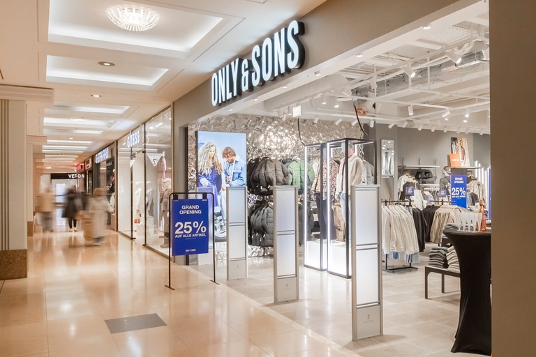 Only & Sons Opens in Breuningerland