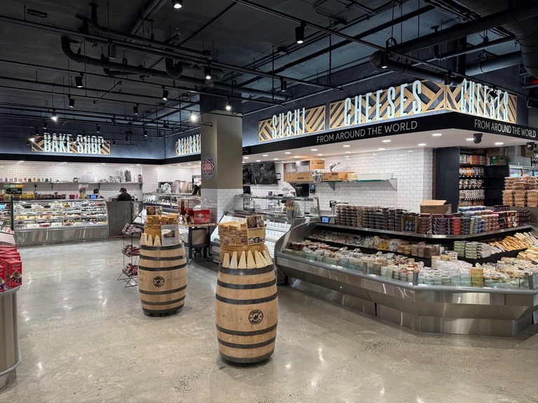 Lincoln Market Signs New Lease