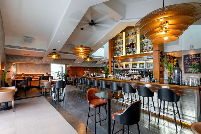 Pier 7 Café & Bar Celebrates New Beginnings