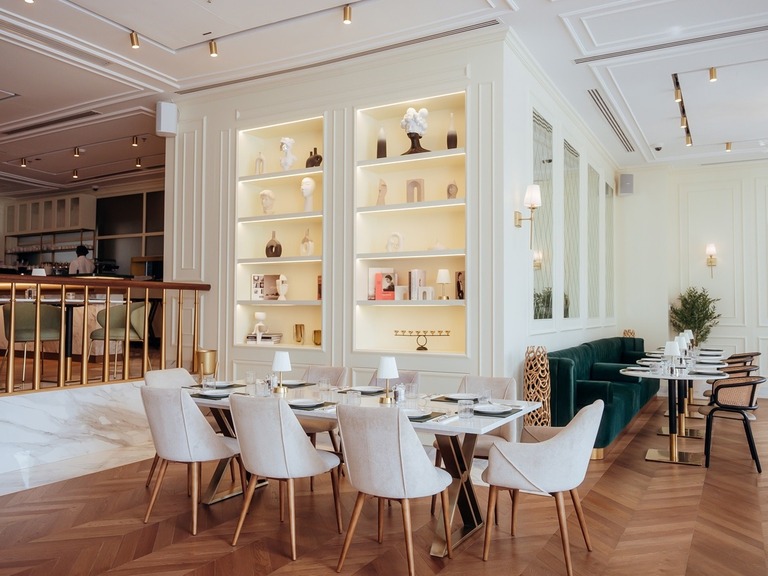 La Serre Expands to City Walk’s C2 District