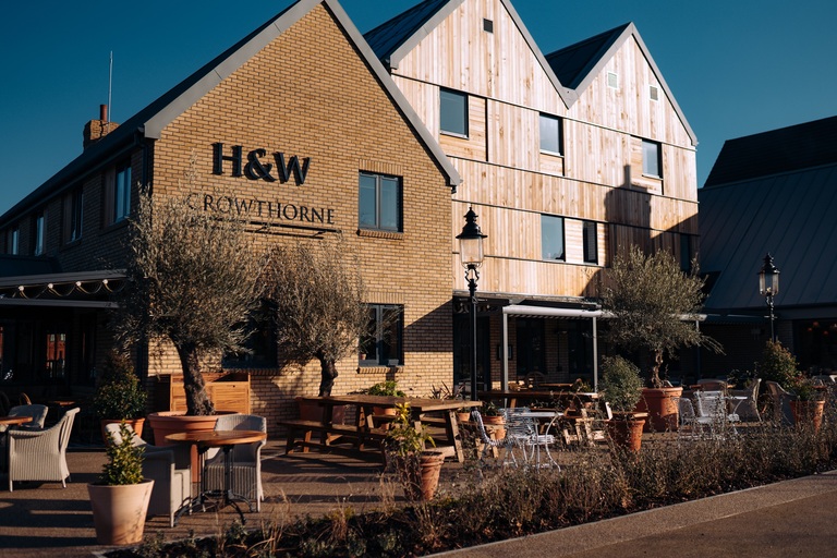 Hall & Woodhouse opens £5million purpose-built restaurant in Crowthorne