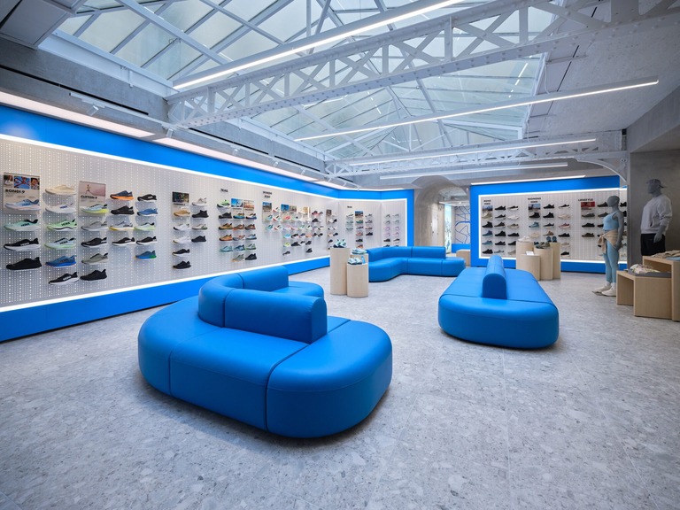 Hoka Chooses Marais for New Boutique