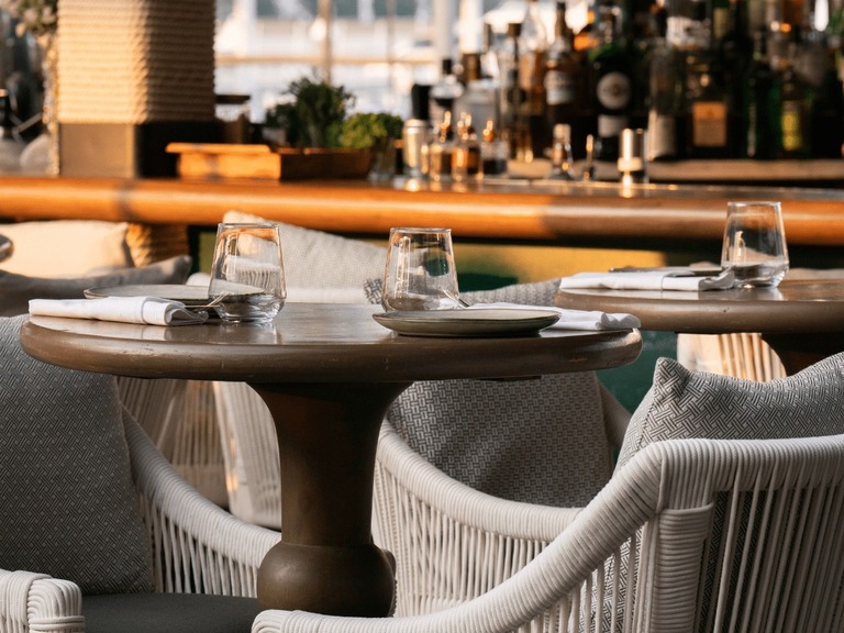 Bar du Port Heading for Al Maha Island