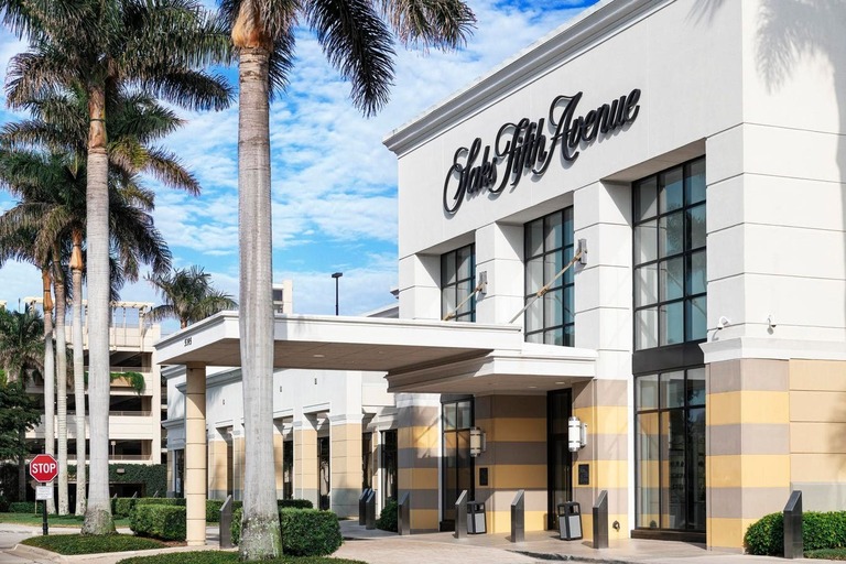 Saks Fifth Avenue Targets New Buyers