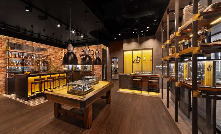 St James Quarter Welcomes Upsized Breitling Unit
