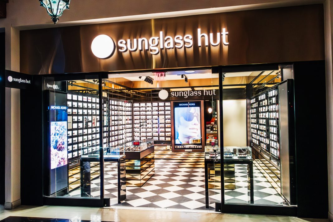 SUNGLASS HUT