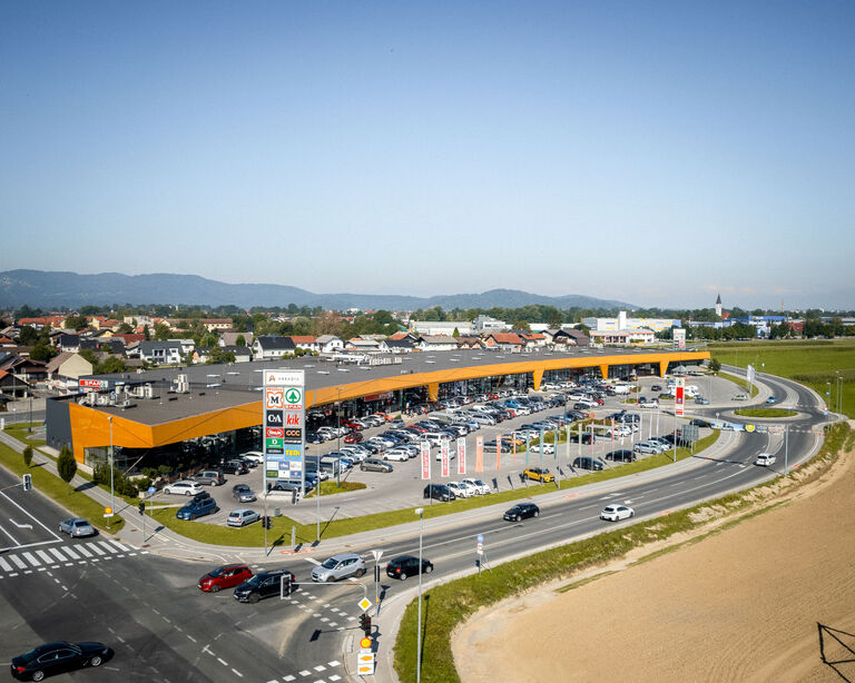 SES Acquires ARKADIA Retail Park