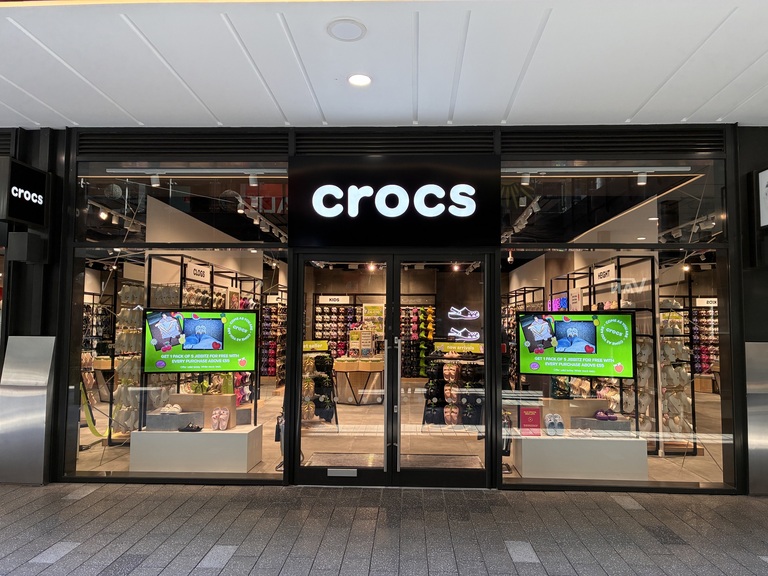 CrocsTM Opens at London Designer Outlet