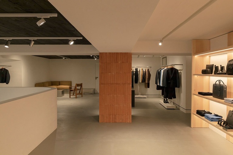 Sandro Unveils Buenos Aires Site