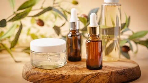 Neom Expands to US