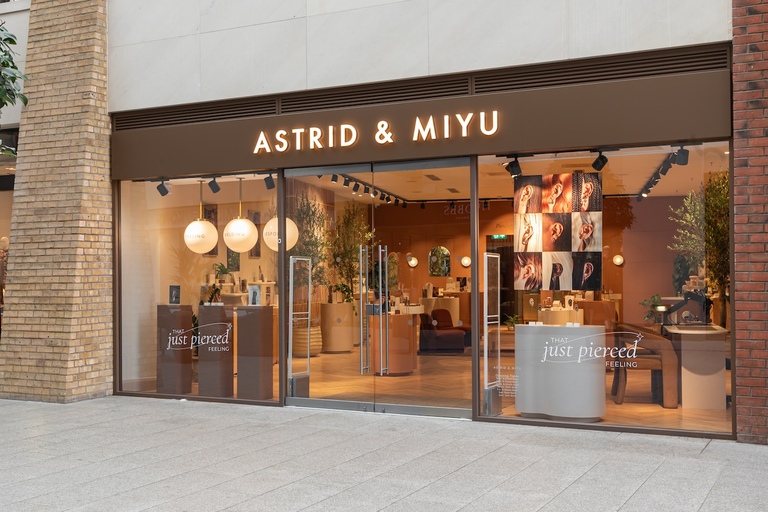 Victoria Square Secures Astrid & Miyu