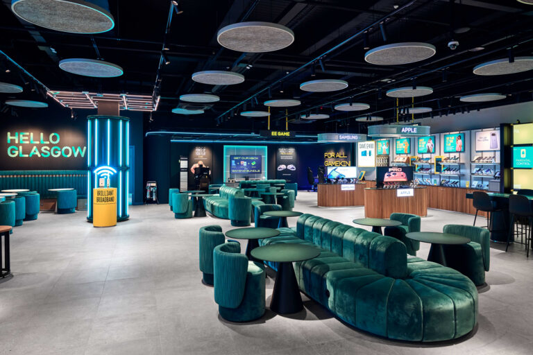 EE Launches First Scottish Experience Store