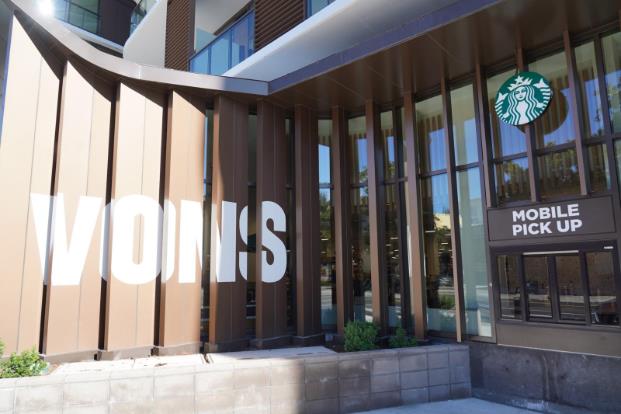 New Supermarket Opens in Santa Monica